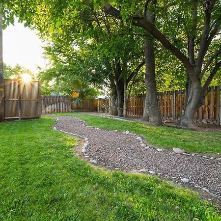 Charming 2 Bedroom Near Downtown - Rose Tree 1 Moab Kültér fotó